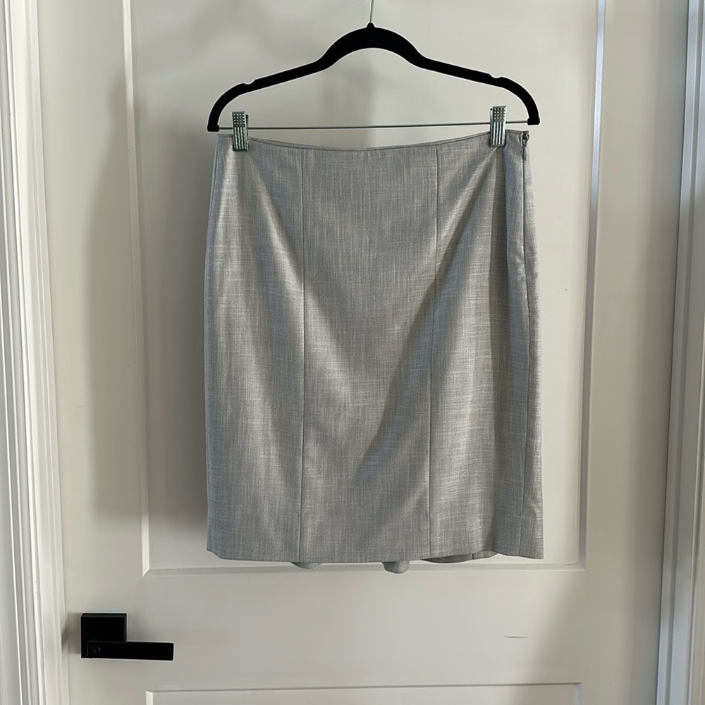 WHBM White House Black Marker Silver Gray Skirt